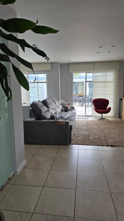 Casa, 3 quartos, 224 m² - Foto 4