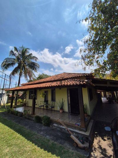 Casa, 3 quartos, 242 m² - Foto 1