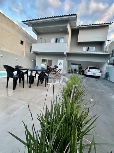 Casa, 3 quartos, 180 m² - Foto 1