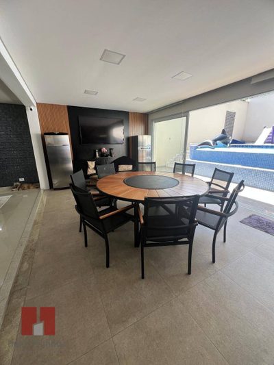 Casa, 4 quartos, 368 m² - Foto 2