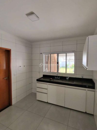 Casa, 3 quartos, 210 m² - Foto 3