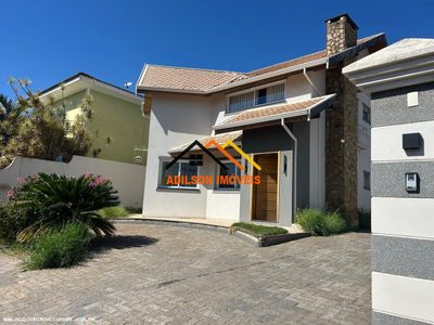 Casa, 3 quartos, 235 m² - Foto 1