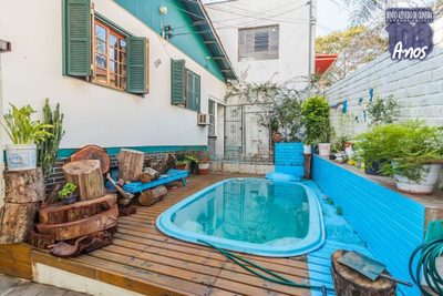 Casa, 3 quartos, 216 m² - Foto 1