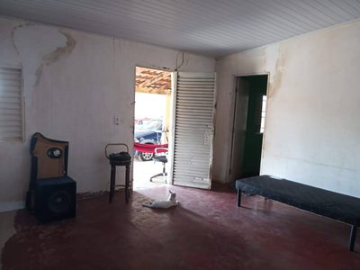 Casa, 2 quartos, 200 m² - Foto 1