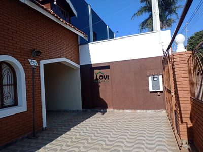 Casa, 5 quartos, 240 m² - Foto 1