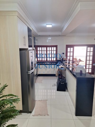 Casa, 3 quartos, 250 m² - Foto 3