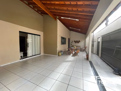 Casa, 4 quartos, 258 m² - Foto 1