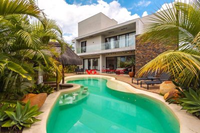 Sobrado, 3 quartos, 519 m² - Foto 1