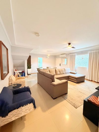 Casa, 4 quartos, 213 m² - Foto 1