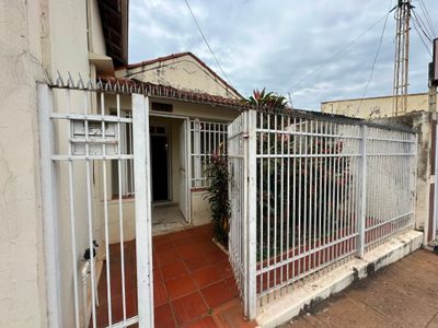 Casa, 2 quartos, 200 m² - Foto 1