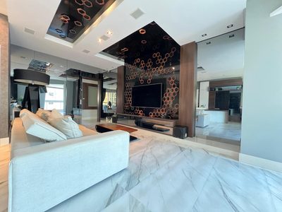 Casa, 4 quartos, 207 m² - Foto 1
