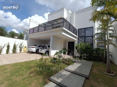 Casa, 3 quartos, 255 m² - Foto 1