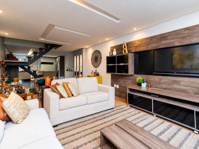 Sobrado, 3 quartos, 320 m² - Foto 2