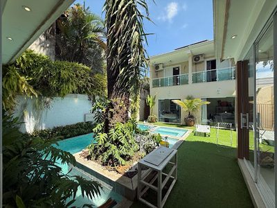 Sobrado, 6 quartos, 305 m² - Foto 1