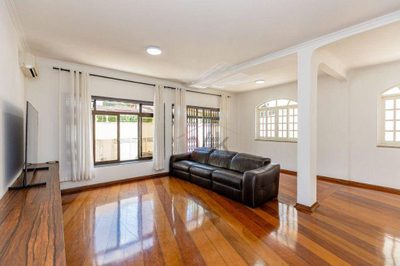 Casa, 4 quartos, 315 m² - Foto 2