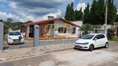 Casa, 4 quartos, 200 m² - Foto 1