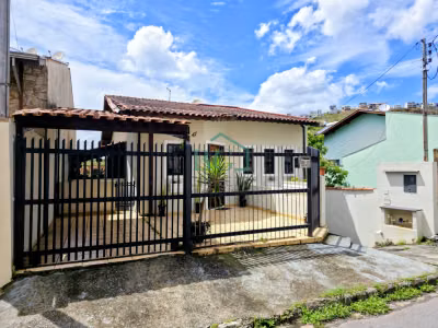 Casa, 3 quartos, 249 m² - Foto 1