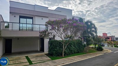 Sobrado, 4 quartos, 240 m² - Foto 1