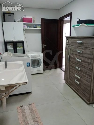 Casa, 3 quartos, 239 m² - Foto 4