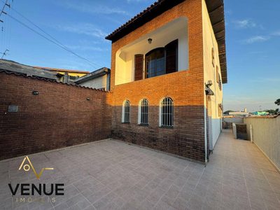 Sobrado, 3 quartos, 250 m² - Foto 1