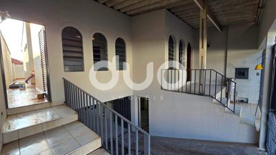Casa, 3 quartos, 240 m² - Foto 2