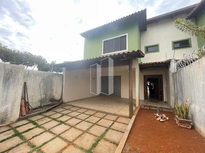Casa, 4 quartos, 204 m² - Foto 2