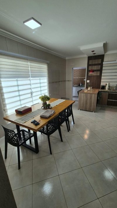 Casa, 3 quartos, 218 m² - Foto 4