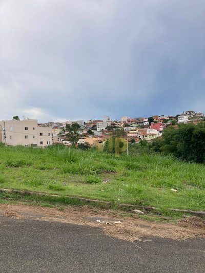 Terreno, 240 m² - Foto 1