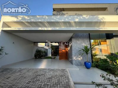 Casa, 3 quartos, 216 m² - Foto 2