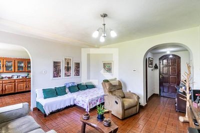 Casa, 3 quartos, 237 m² - Foto 2