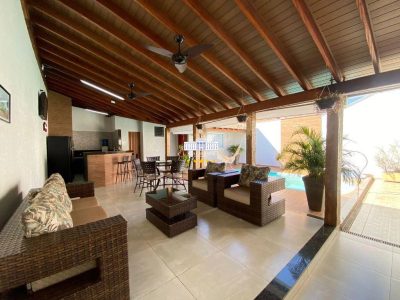 Casa, 3 quartos, 175 m² - Foto 1