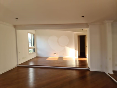 Apartamento, 3 quartos, 224 m² - Foto 2