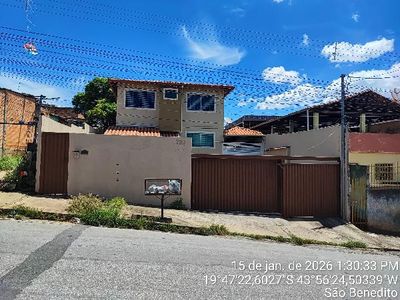 Casa, 2 quartos, 360 m² - Foto 1