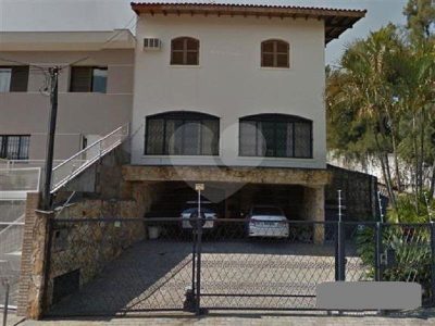 Sobrado, 6 quartos, 180 m² - Foto 1