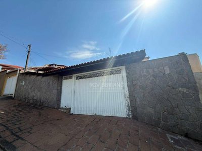 Casa, 3 quartos, 142 m² - Foto 1