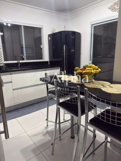 Casa, 4 quartos, 245 m² - Foto 1