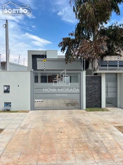 Casa, 4 quartos, 136 m² - Foto 1