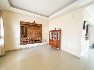 Casa, 3 quartos, 251 m² - Foto 1