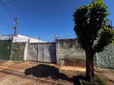 Loteamento e Condomínio, 250 m² - Foto 1