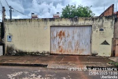 Casa, 2 quartos, 200 m² - Foto 1