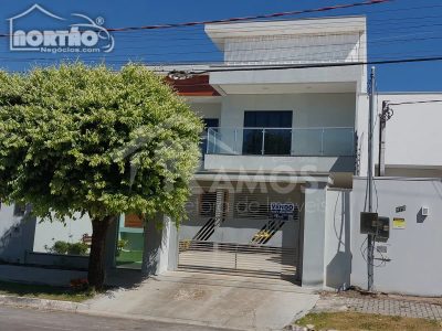 Casa, 4 quartos, 260 m² - Foto 1