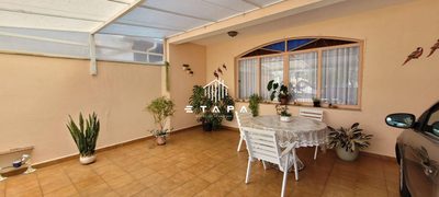 Casa, 3 quartos, 221 m² - Foto 1