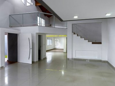 Casa, 4 quartos, 195 m² - Foto 1