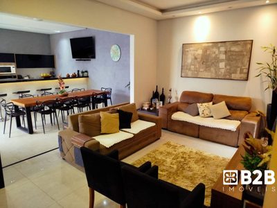 Casa, 3 quartos, 171 m² - Foto 1