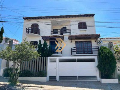 Casa, 3 quartos, 250 m² - Foto 1