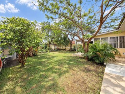 Casa, 4 quartos, 180 m² - Foto 1