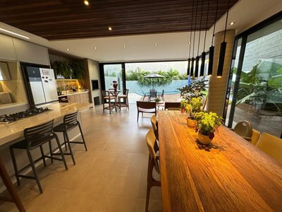 Casa, 4 quartos, 287 m² - Foto 2