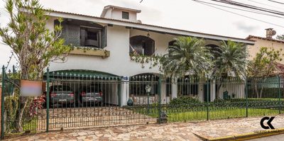 Casa, 4 quartos, 358 m² - Foto 1