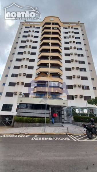 Casa, 4 quartos, 233 m² - Foto 1