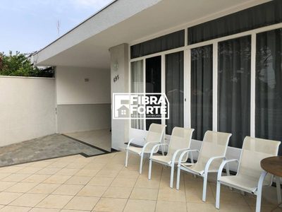 Casa, 4 quartos, 200 m² - Foto 1